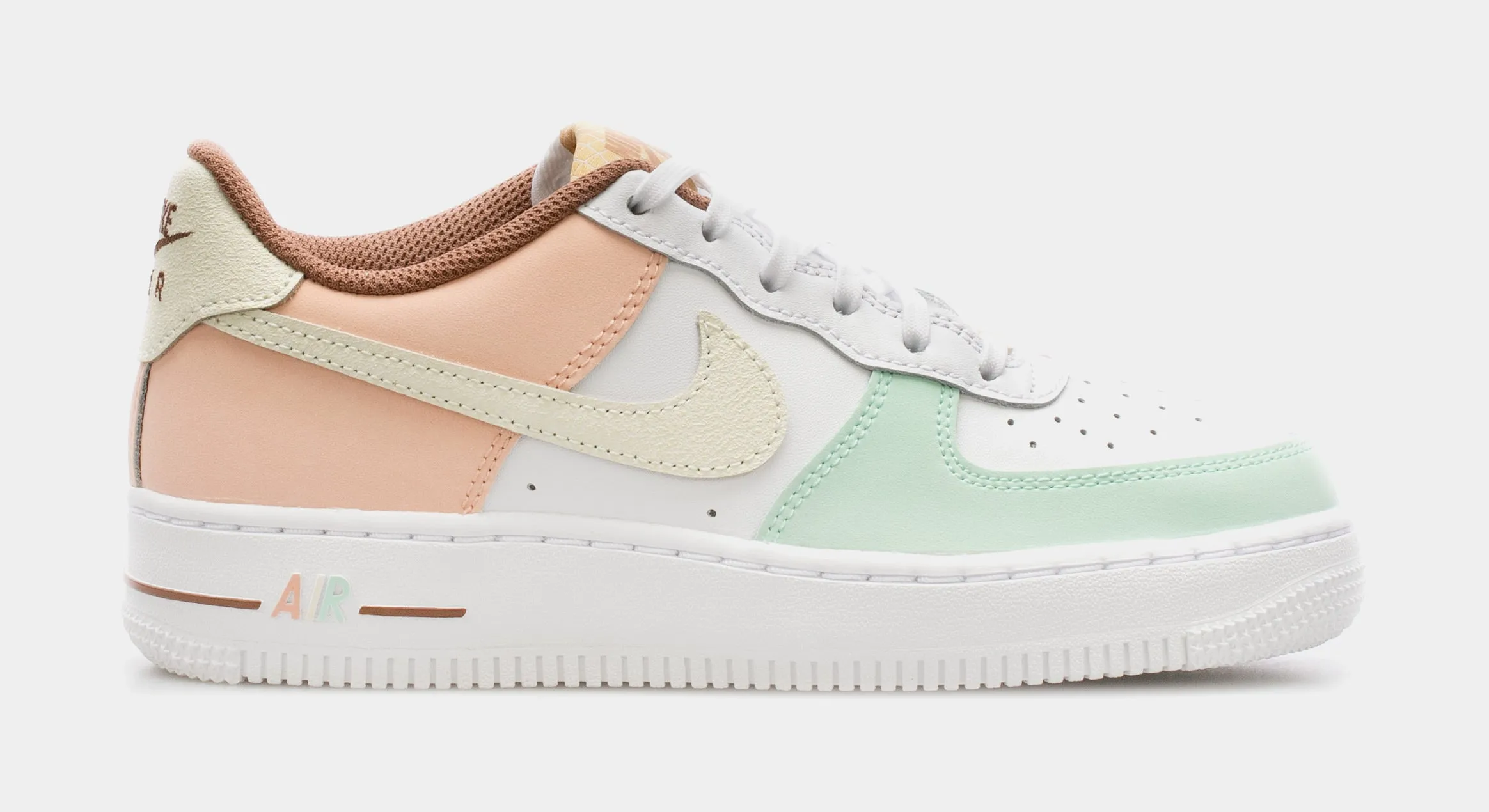 Air Force 1 LV8 Grade School Lifestyle Shoes (White/Pink)