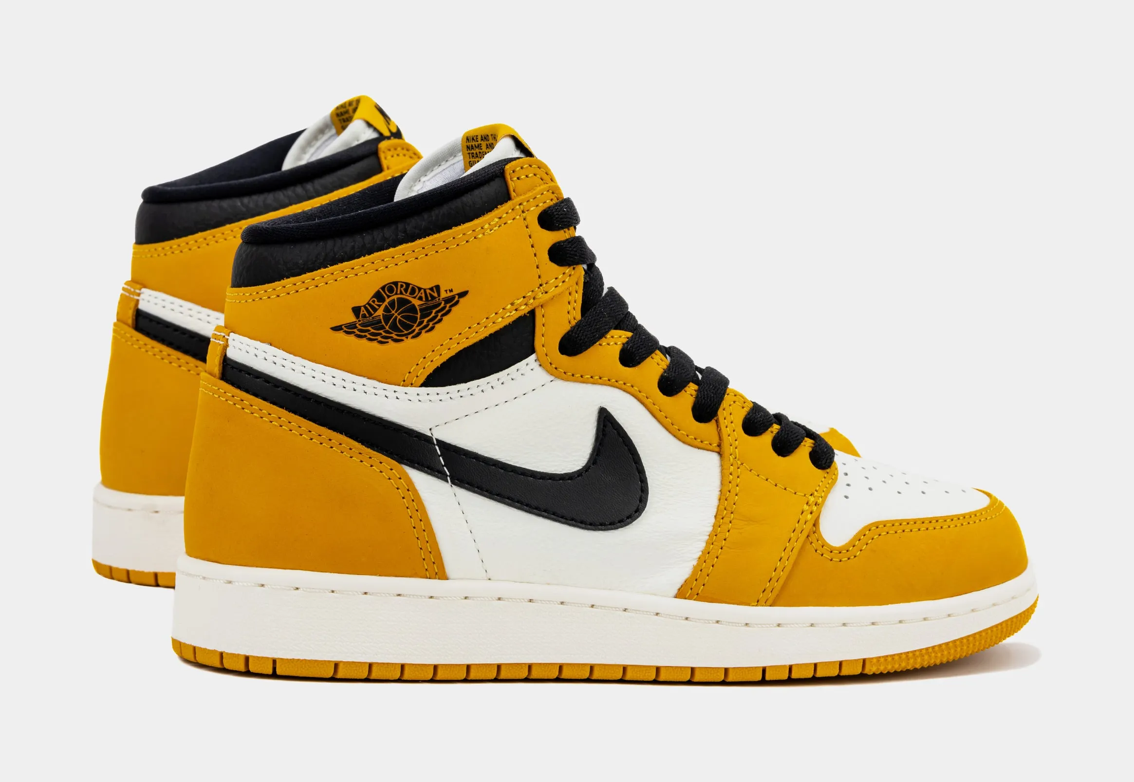 Air Jordan 1 Retro High OG Yellow Ochre Grade School Lifestyle Shoes (Yellow Ochre/Sail/Black)