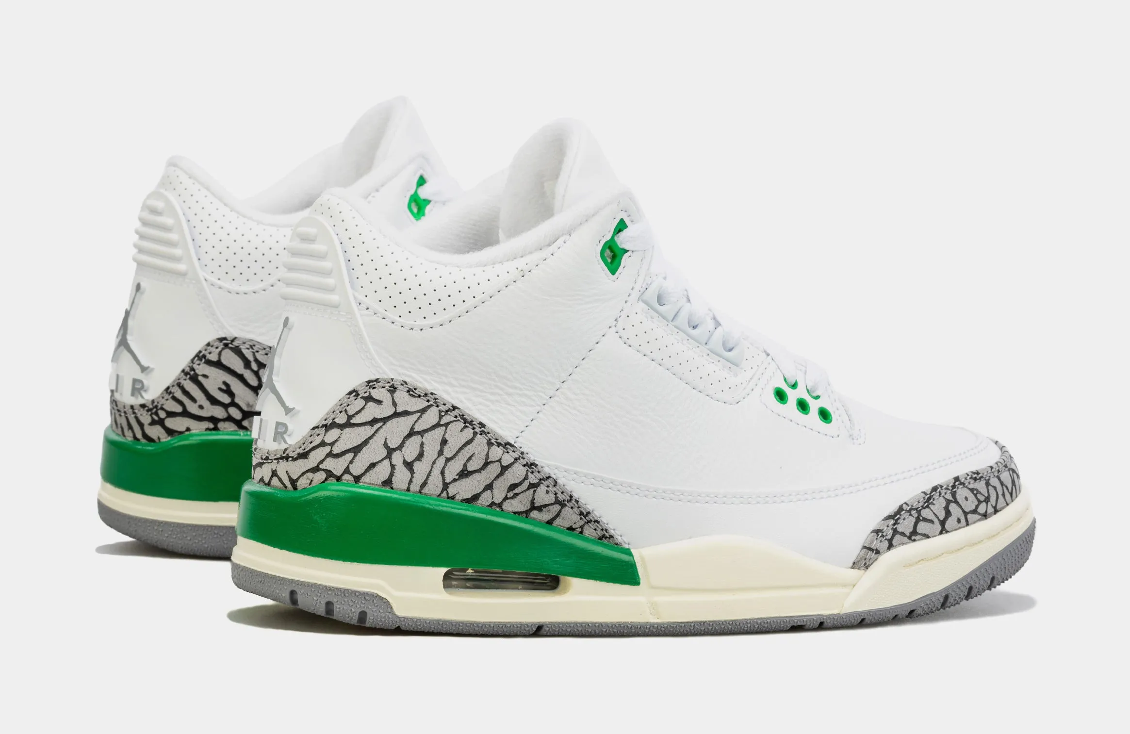 Air Jordan 3 Retro Lucky Green Womens Lifestyle Shoes (White/Green)