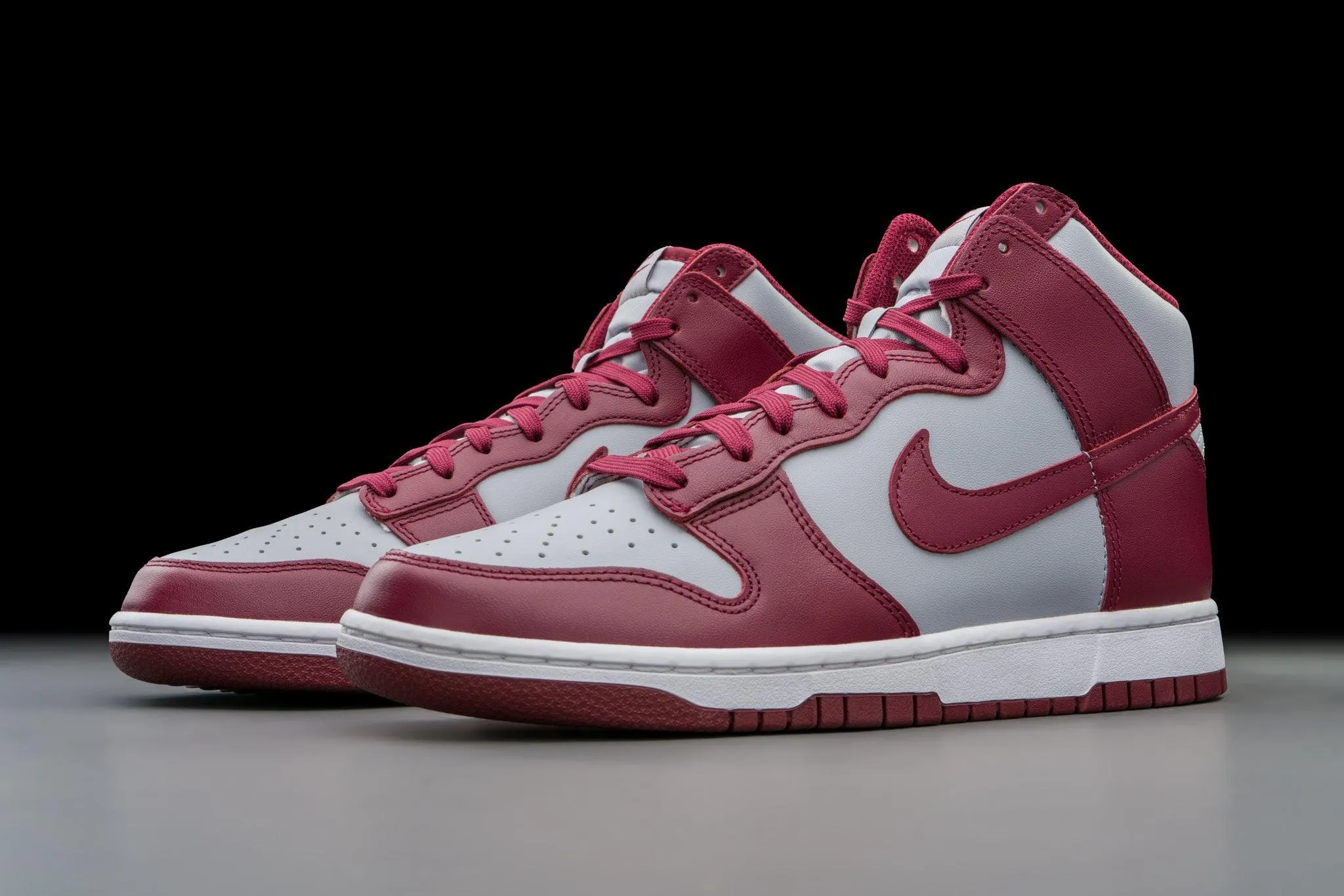 Nike Dunk High Dark Beetroot