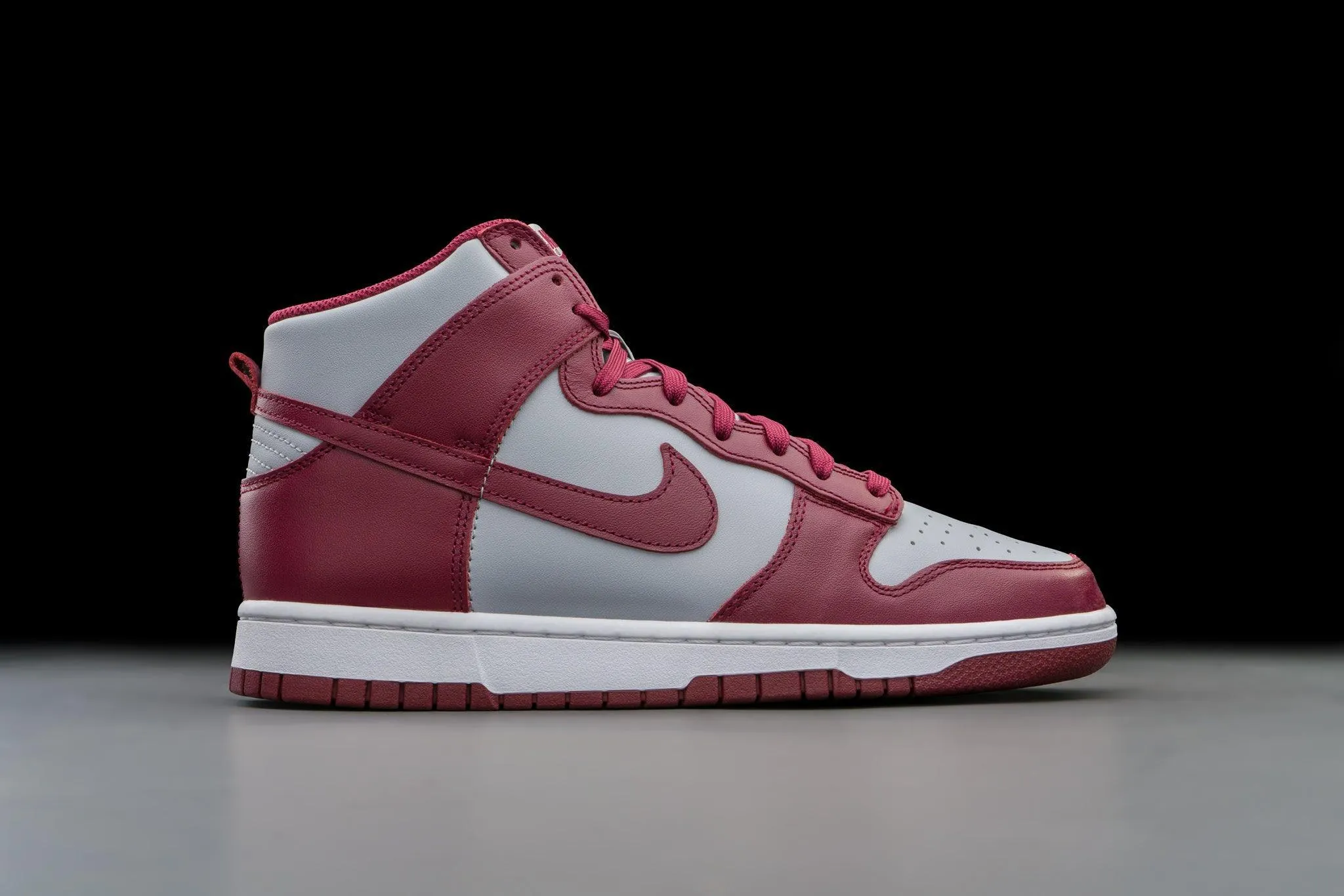 Nike Dunk High Dark Beetroot